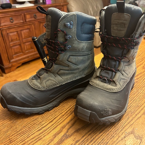 North face boots - Picture 4 of 5